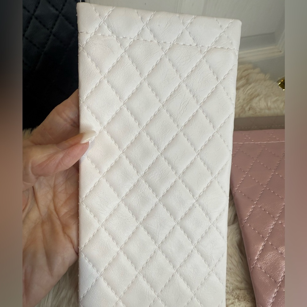 QUILTED FAUX LEATHER EYE GLASS CASE WHITE